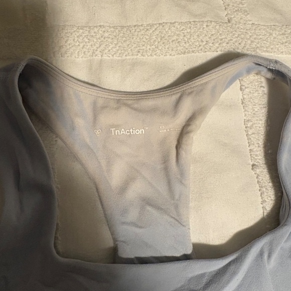 Aritzia TNA Action Longline Sports Bra – Light Blue - Picture 4 of 5